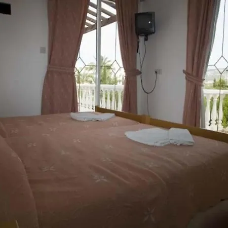 Villa Golden Nest Peyia